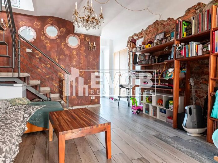 Appartamento trilocale in vendita in Strada della Pellerina, Torino