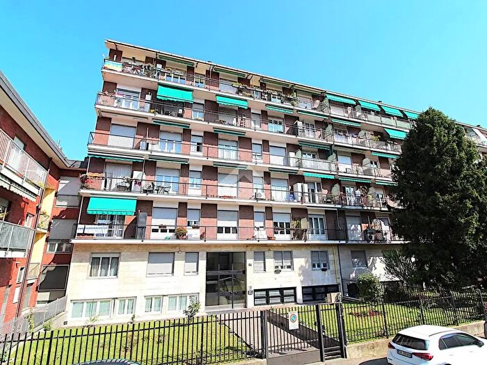 Appartamento monolocale in vendita in Via V Maggio, Milano