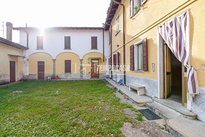 Appartamento trilocale in vendita in Via Roma, Castelmarte