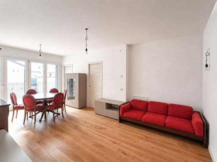 Appartamento trilocale in affitto in Via Erodoto, Precotto, Milano