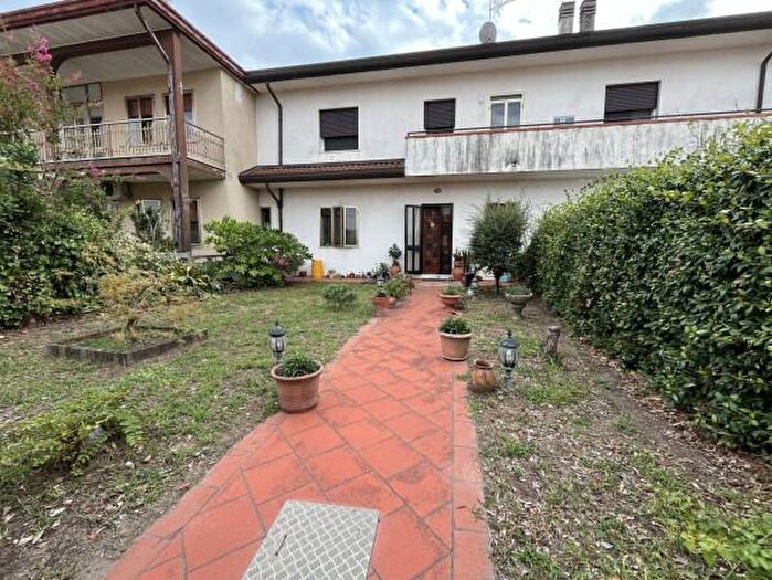 Appartamento trilocale in vendita in Via Borgata Volto, Rosolina