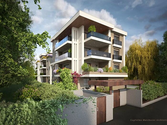 Appartamento con 6 locali in vendita in Via Malaspina, Parma