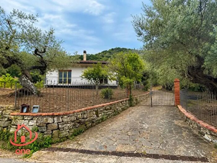 Casa con 5 locali in vendita in Via Angelo Malandrino, Perdifumo