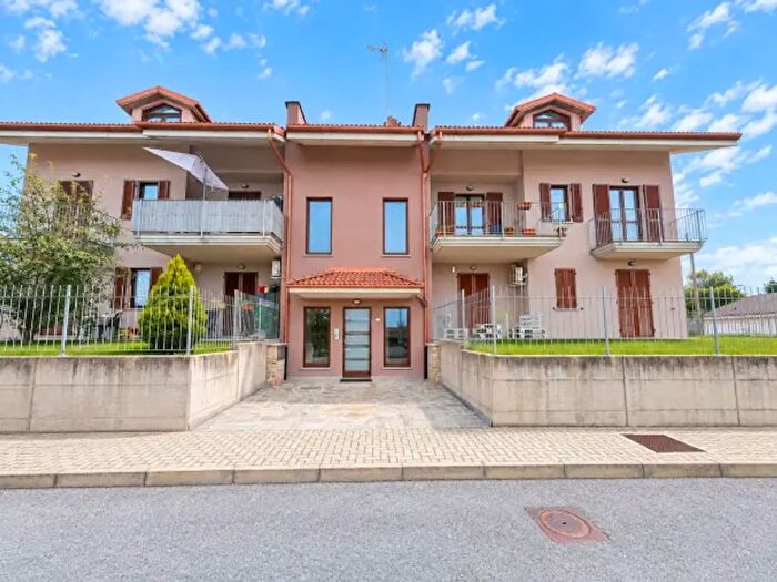 Appartamento con 5 locali in vendita in Via della Valle, Sanfre'