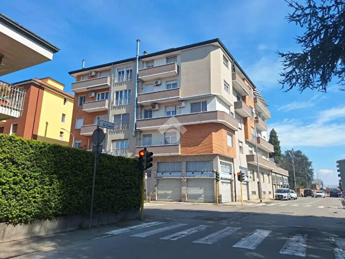 Appartamento trilocale in vendita in Via G Casati, Magenta