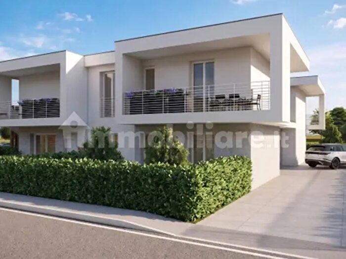 Appartamento trilocale in vendita in Via Giuseppe Parini, Cadorago