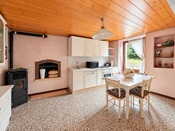 Casa trilocale in vendita in Via Sardello, Vestone