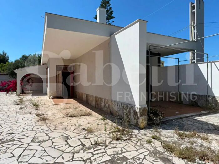 Casa trilocale in vendita in Viale dell'Acacia, Bari