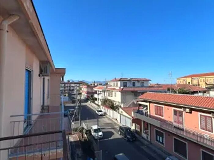 Appartamento quadrilocale in vendita in Via Marina di Torre, Riposto