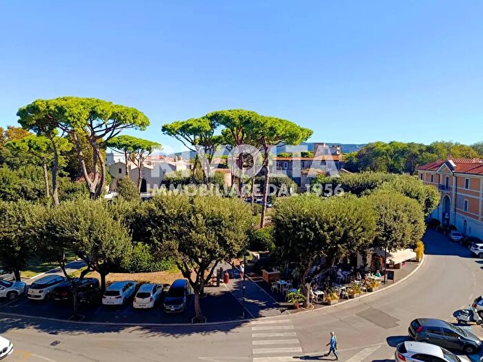 Appartamento quadrilocale in vendita in Piazza Cortesini, Orbetello