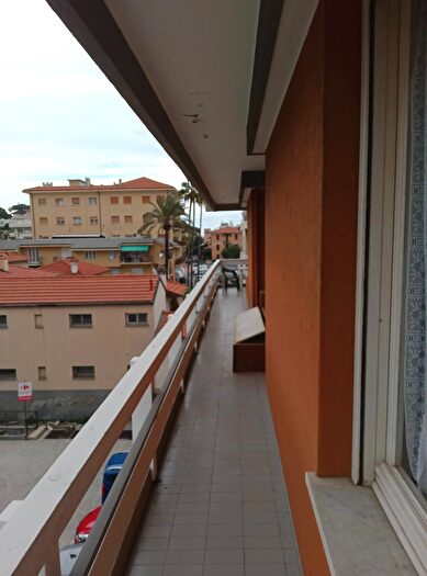 Appartamento trilocale in affitto in Via Braie, Bordighera