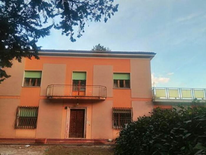 Casa con 6 locali in vendita in Via Sferracavalli, Cassino