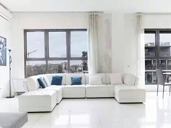 Appartamento trilocale in affitto in Via Pompeo Mariani, Gorla, Milano