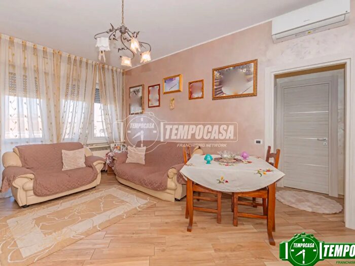 Appartamento bilocale in vendita in Via Calabria, Voghera