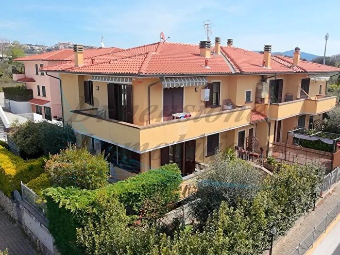 Casa trilocale in vendita in Via Rino Pachetti, Rosignano Marittimo