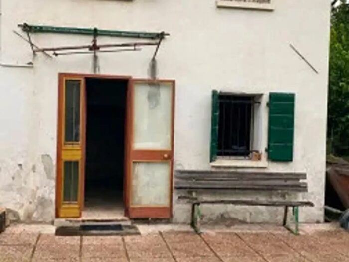 Casa quadrilocale in vendita in Via Vallarega, Torreglia