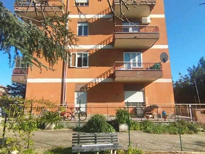 Appartamento trilocale in vendita in Via di Baccanello, Roma
