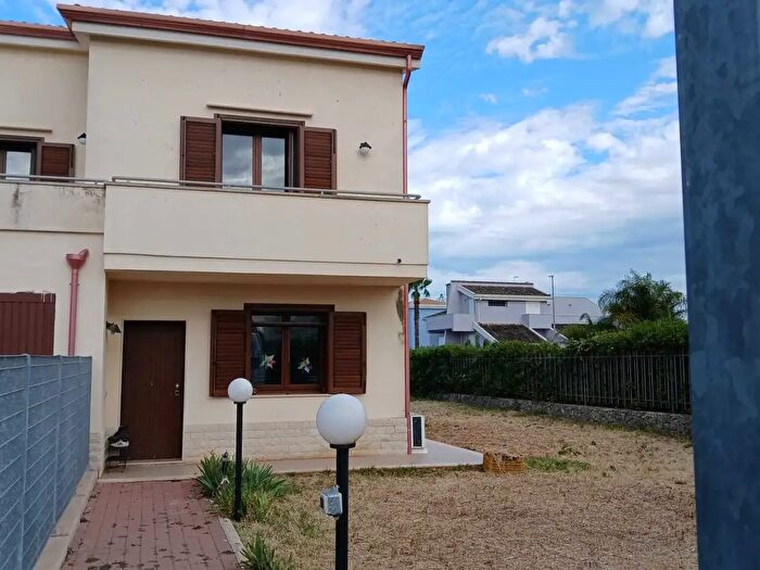 Casa con 5 locali in affitto in Siracusa