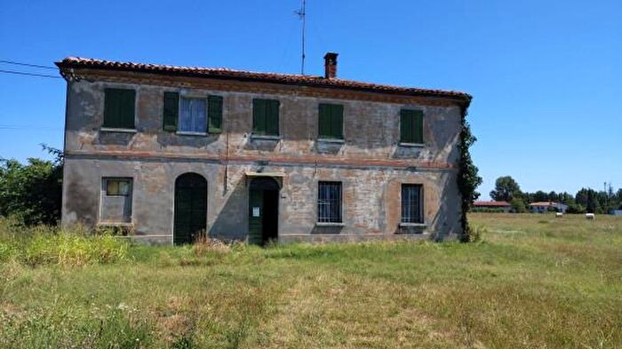 Casa con 6 locali in vendita in Castel Bolognese