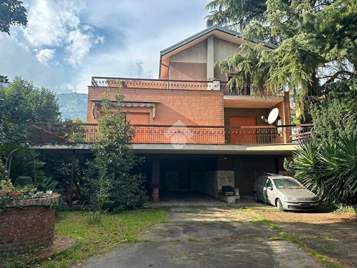 Casa con 8 locali in vendita in Vicolo SantAnna, Cassino