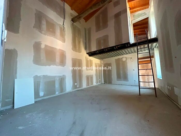 Appartamento trilocale in vendita in Via Cavour, Crema