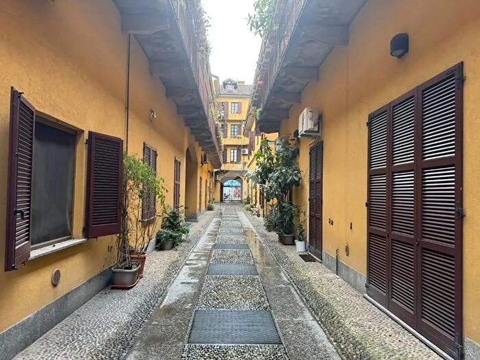 Appartamento bilocale in affitto in Corso S Gottardo, Milano