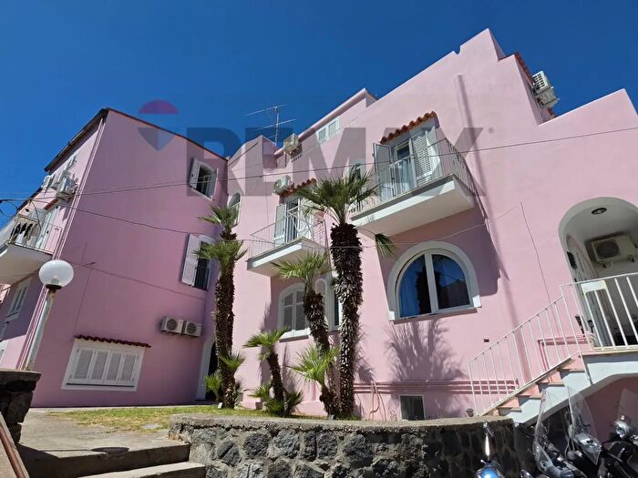 Appartamento trilocale in vendita in Ischia