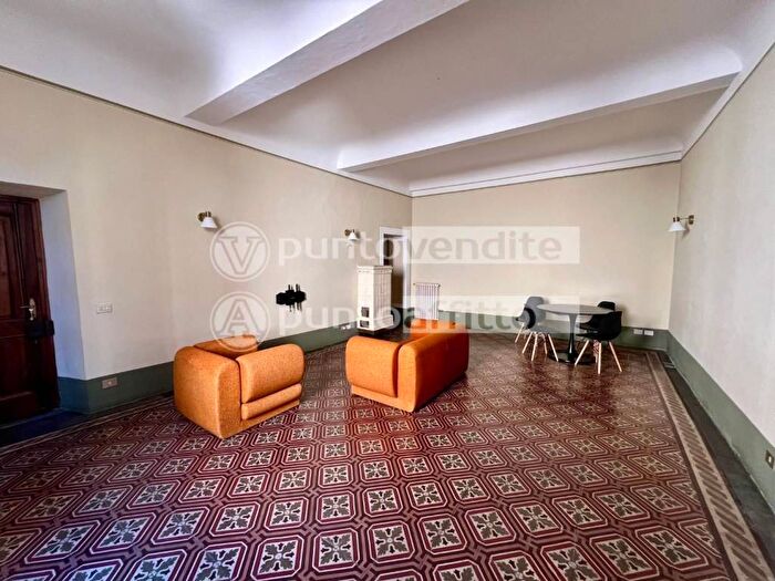 Appartamento con 5 locali in affitto in Via Antonio Mordini, Piazza Anfiteatro Torre Guinigi, Lucca