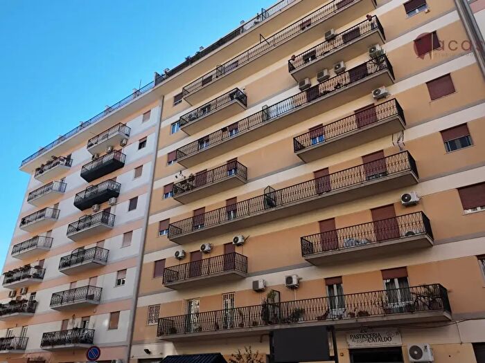 Appartamento quadrilocale in vendita in Via Andrea Cesalpino, Palermo