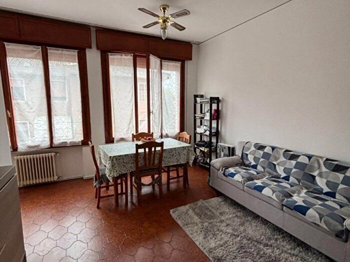 Appartamento bilocale in affitto in Via Santorre Santarosa, Commenda San Bortolo, Rovigo