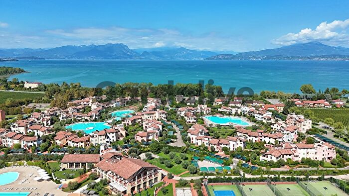 Appartamento bilocale in vendita in Località Sermana, Peschiera Del Garda