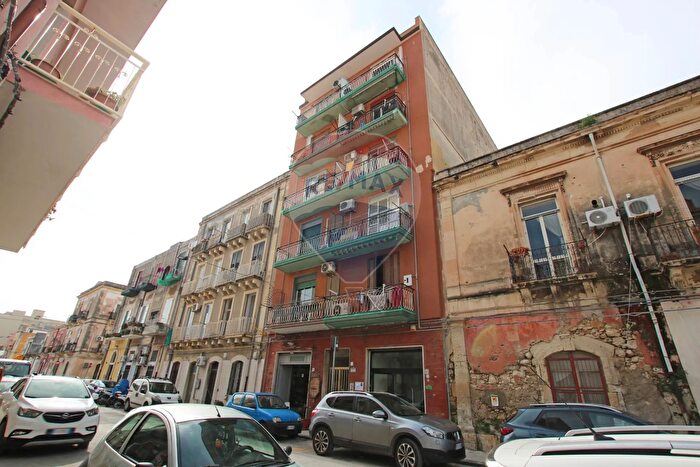 Appartamento con 5 locali in vendita in Via Montegrappa, Siracusa