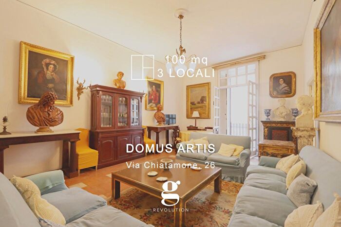 Appartamento trilocale in affitto in Via Chiatamone, Napoli