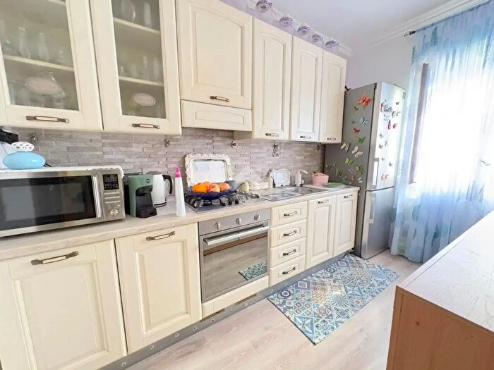 Appartamento con 5 locali in vendita in Via Torino, San Francesco Al Campo