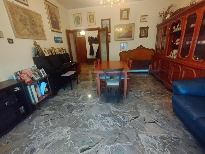 Appartamento con 6 locali in vendita in Jesi