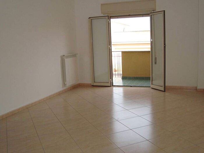 Appartamento trilocale in affitto in Via Diego D'Amico, Centro, Bagheria