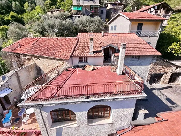 Casa con 8 locali in vendita in Via San Lorenzo, Pieve Di Teco