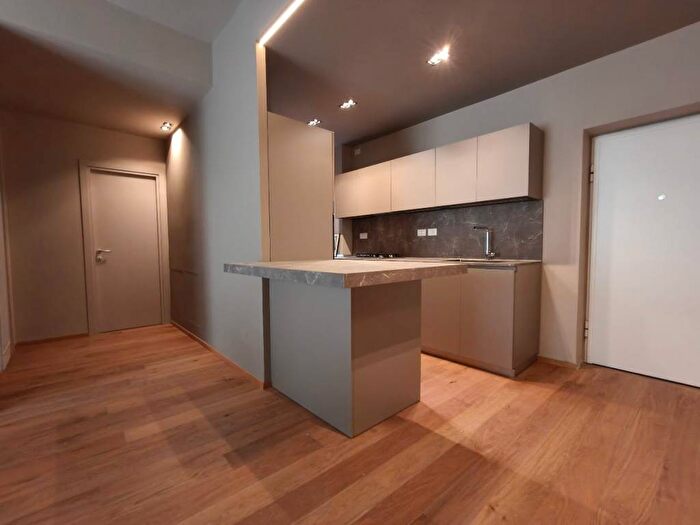 Appartamento quadrilocale in affitto in Viale Regina Margherita, Zisa, Palermo