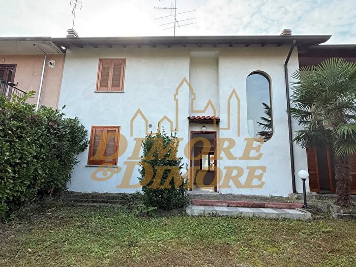 Casa con 5 locali in vendita in Via Baraggia, Castelletto Sopra Ticino