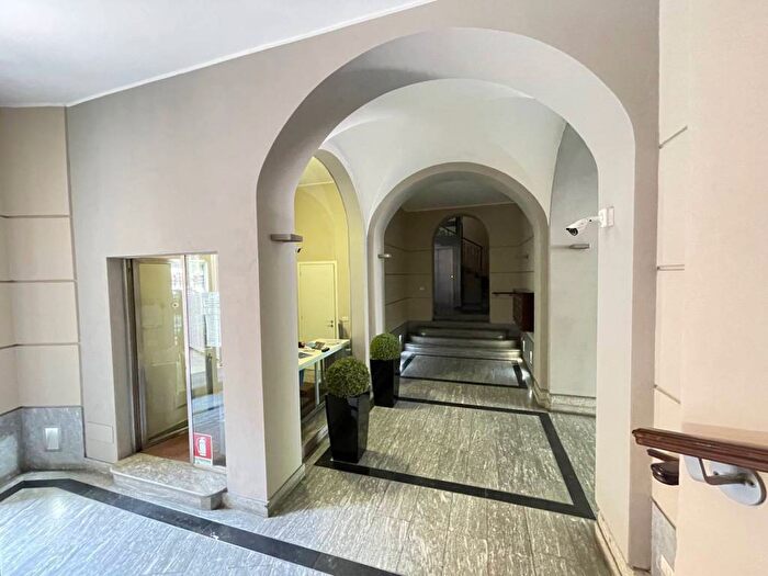 Appartamento bilocale in affitto in Via Della Moscova, Moscova, Milano