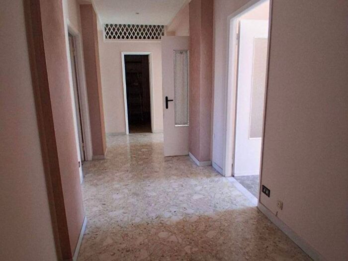 Appartamento trilocale in affitto in Via Dante Alighieri, Tre Carrare, Taranto
