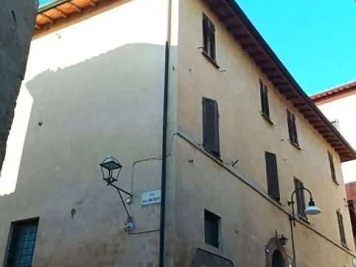 Appartamento trilocale in vendita in Via della Rocchetta, Bettona