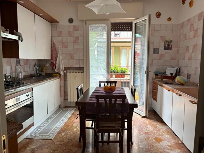 Appartamento trilocale in vendita in Via Monte Berico, Venezia