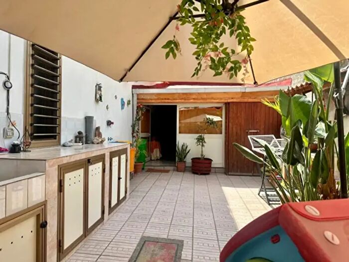 Casa con 6 locali in vendita in Via Edoardo De Filippo, Barcellona Pozzo Di Gotto