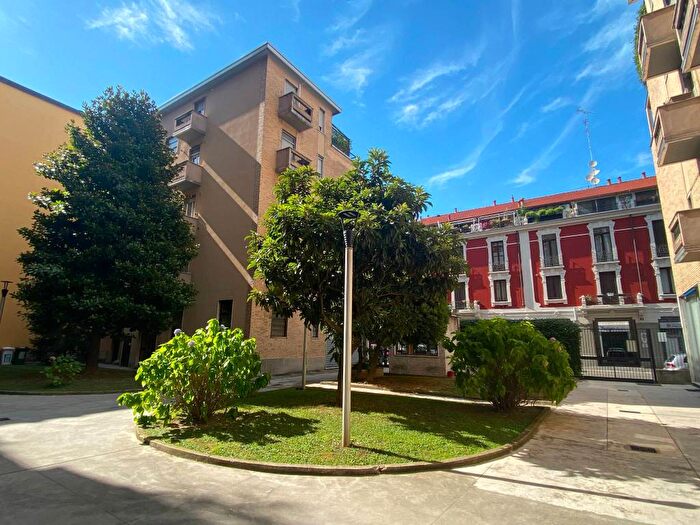 Appartamento trilocale in affitto in Via Pietro Pomponazzi, Pezzotti Meda, Milano