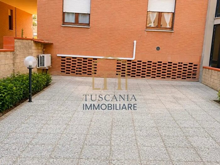 Appartamento trilocale in vendita in Colle Di Val D'Elsa