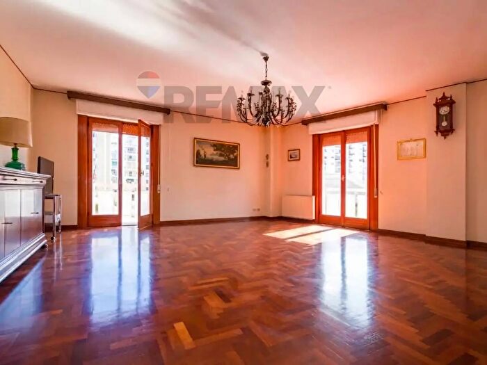 Appartamento con 5 locali in vendita in Via Ercole Bernabei, Palermo