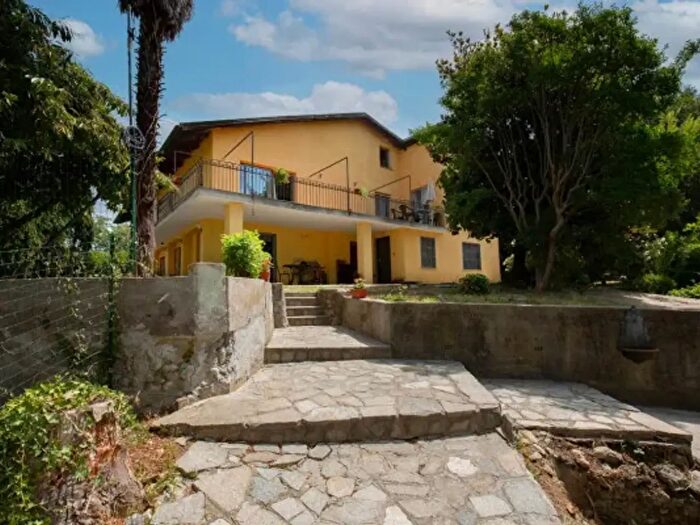 Casa con 6 locali in vendita in Strada Moncalvo, Moncalieri