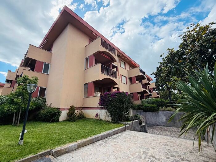 Appartamento quadrilocale in vendita in Via Villebone, Diano Marina