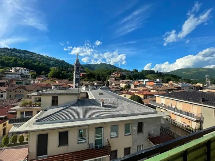 Appartamento trilocale in affitto in Via Benedetto Maffeis, Gazzaniga